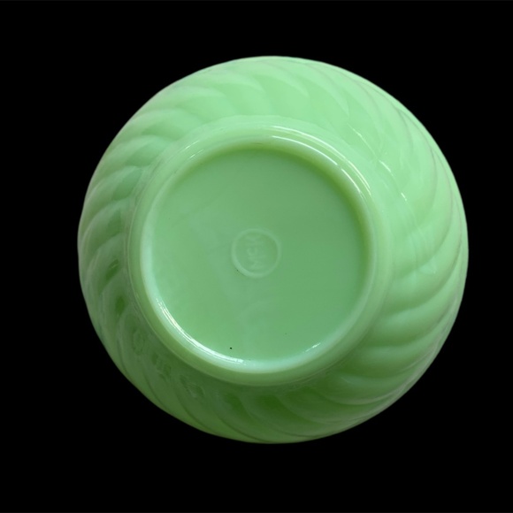 Purolator Shipping! Rare McKee Vintage Cracker Bowl Jadeite Swirl - Picture 2 of 3